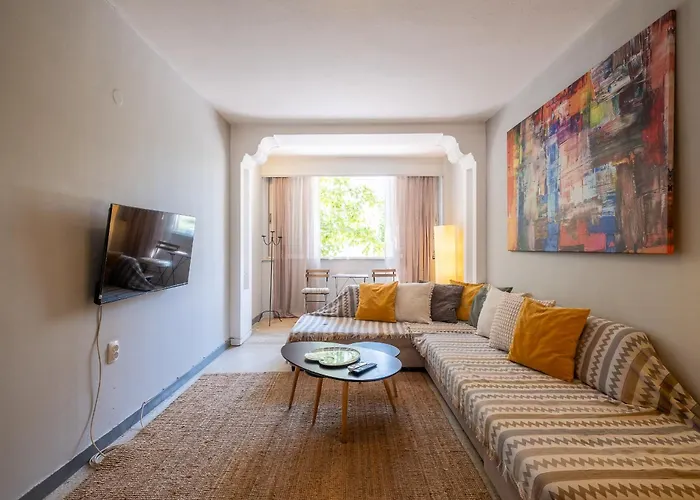 Very Comfortable, Close To Acropolis