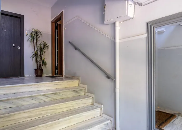 Very Comfortable, Close To Acropolis