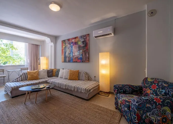 Very Comfortable, Close To Acropolis