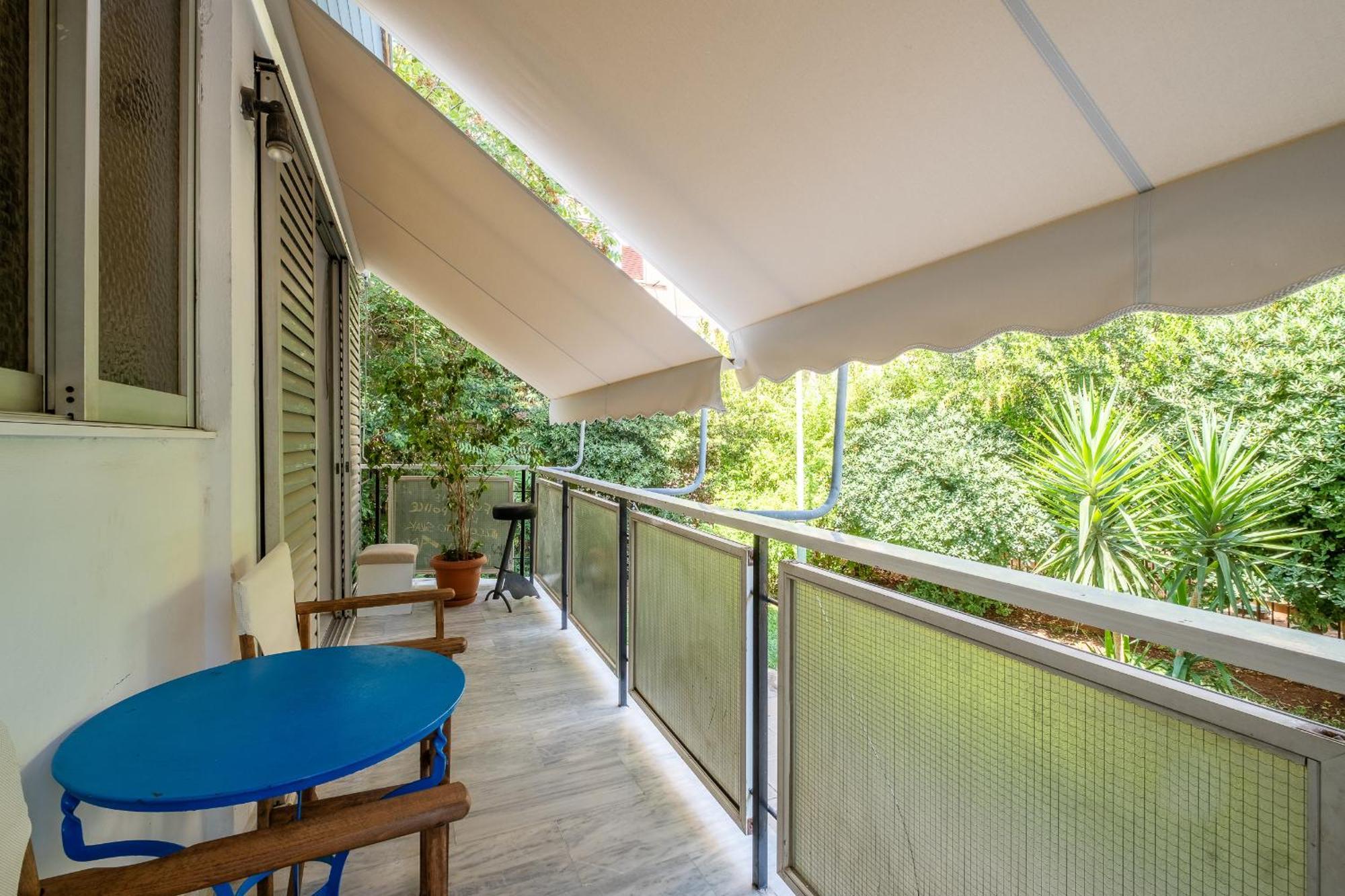 Very Comfortable, Close To Acropolis Apartment