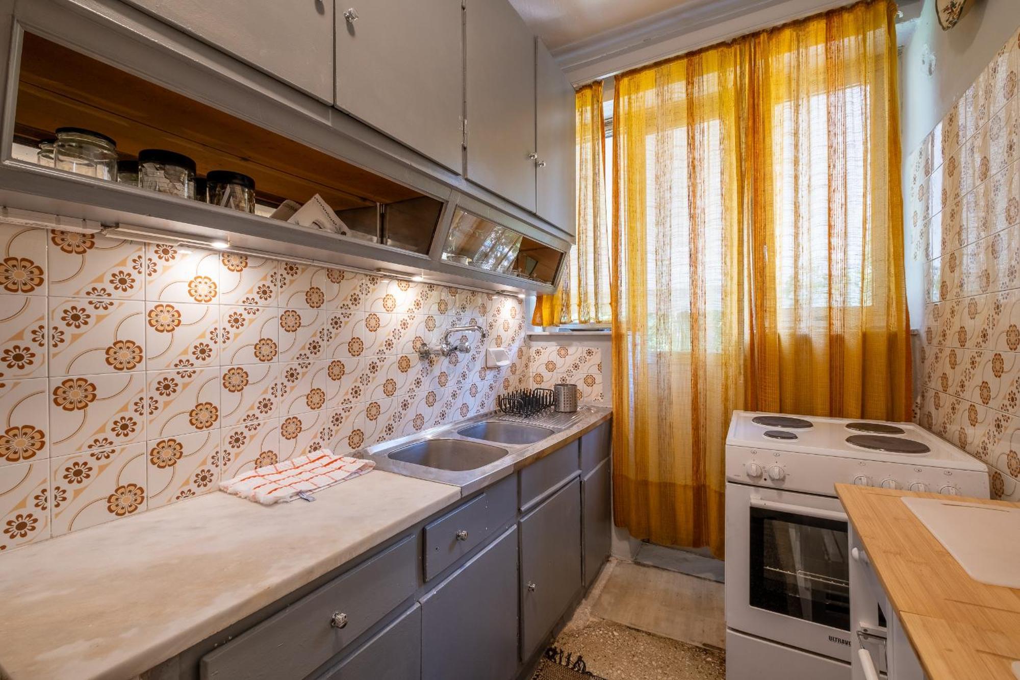 Very Comfortable, Close To Acropolis Athens