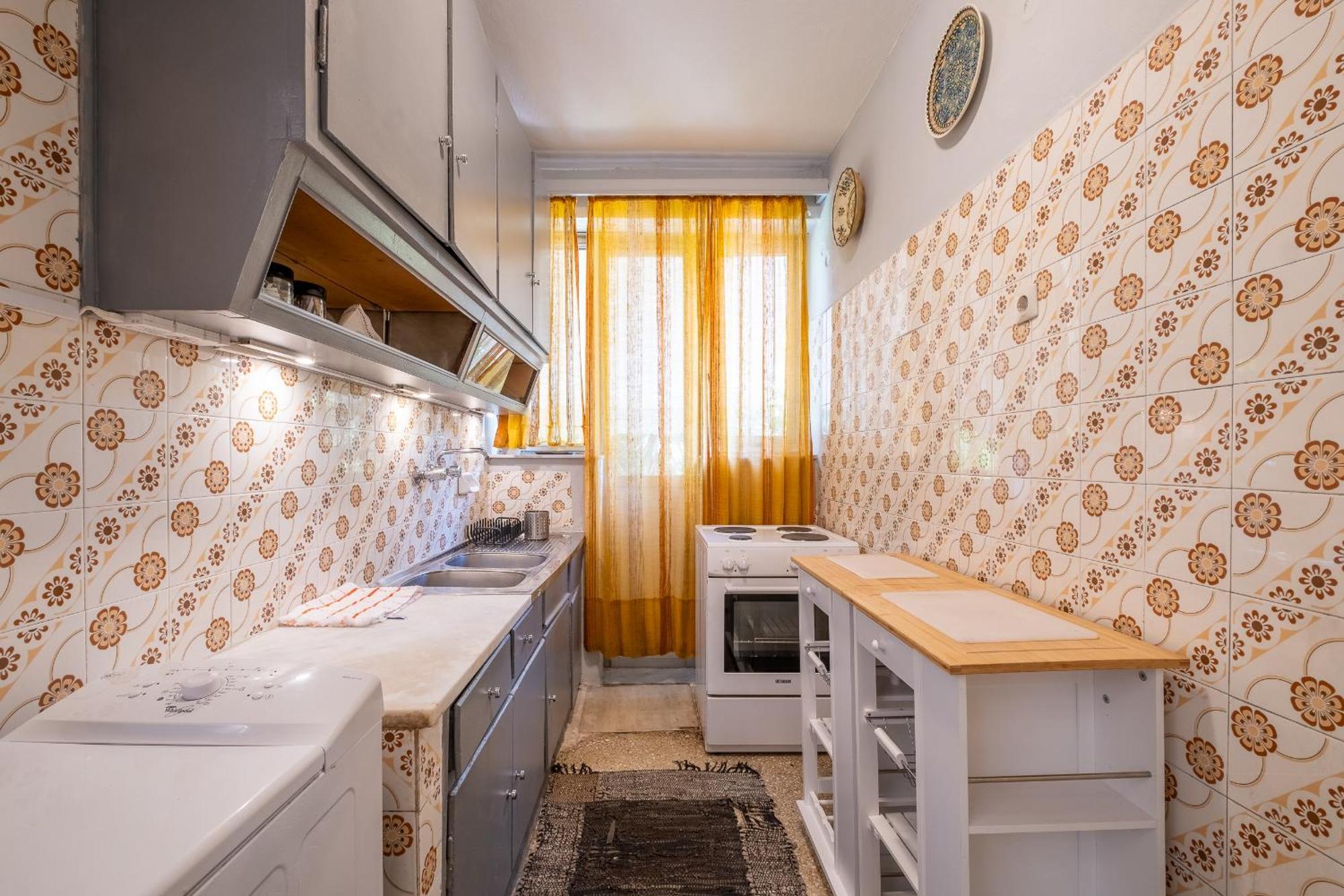 Very Comfortable, Close To Acropolis